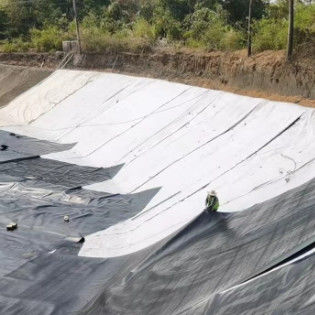 लैंडफिल फिल्ट्रेशन पृथक्करण फैब्रिक स्ट्रेंथ Continuous Filament Geotextile with CBR Burst Strength of ≥0.8-7.9KN